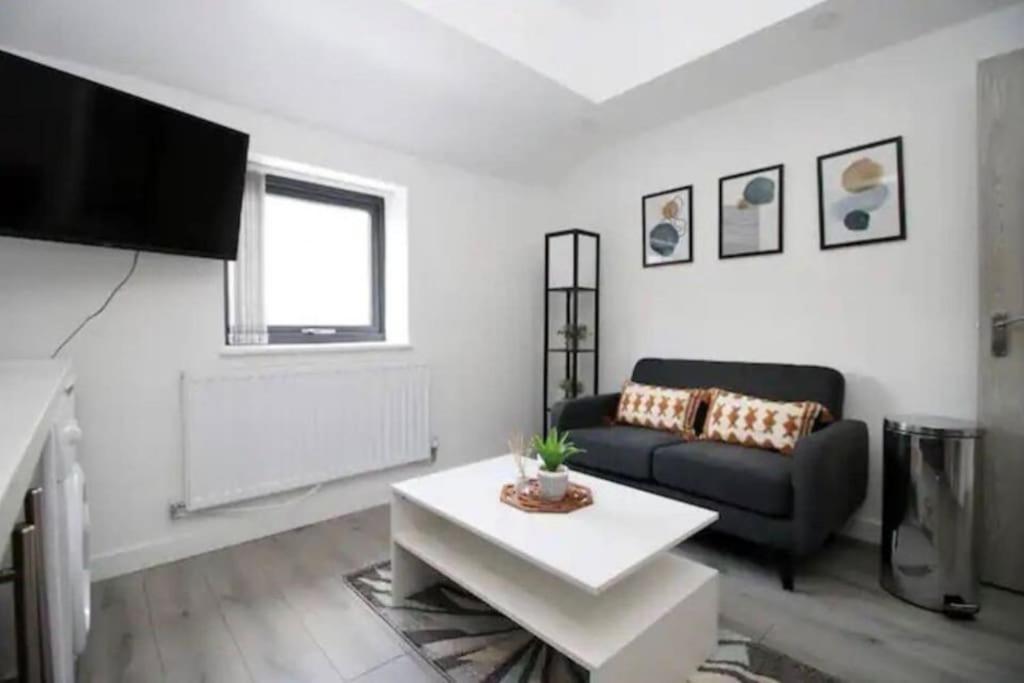 Luxury Redefined:Cardiff 1-Bed Leilighet Eksteriør bilde